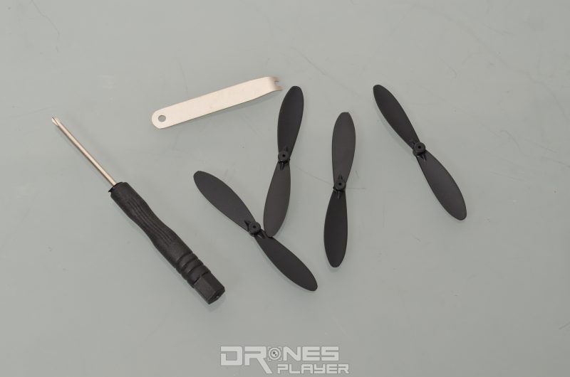 送一套後備槳翼、更換工具。